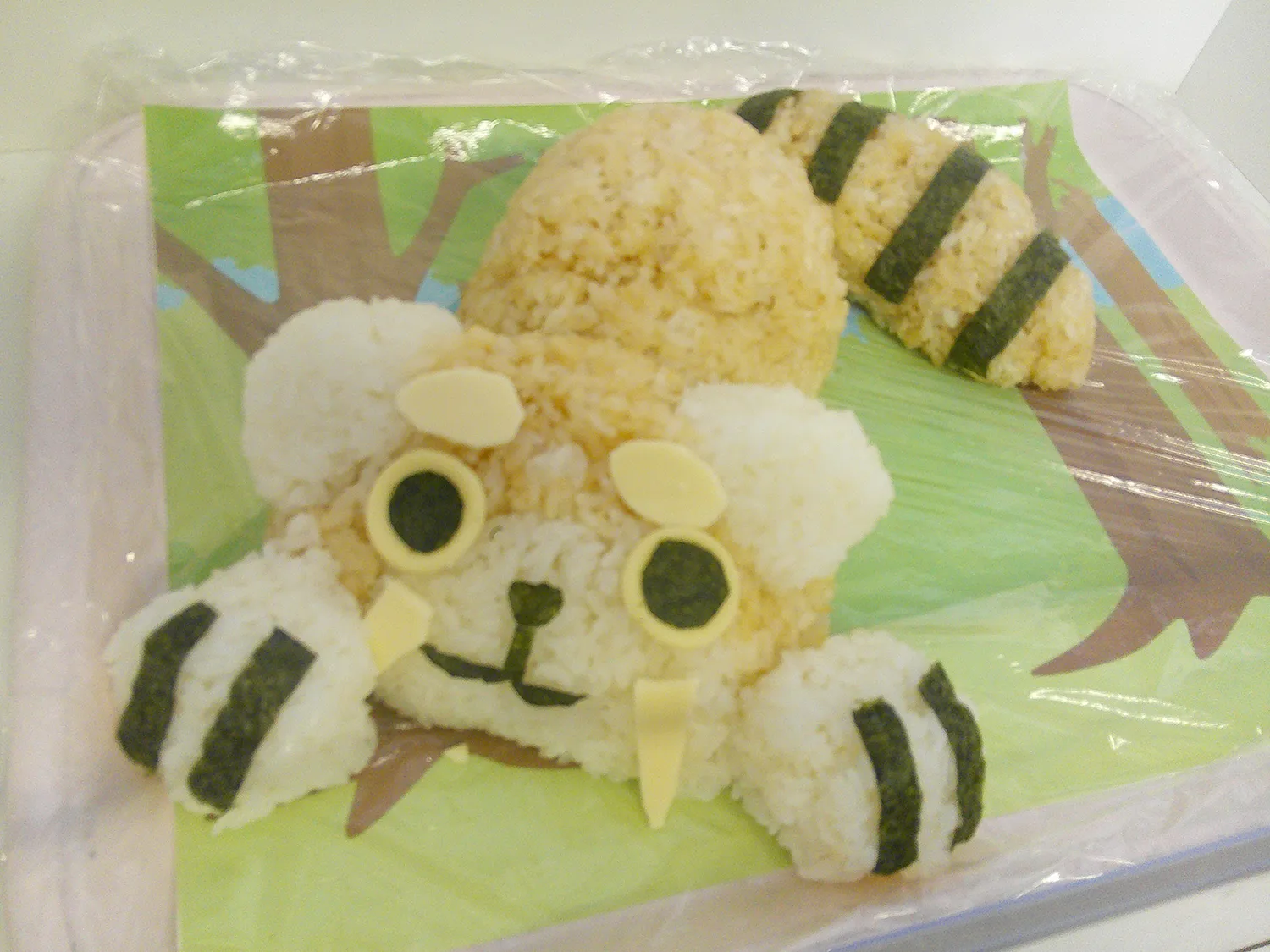 作品展_4才レッサーパンダごはん