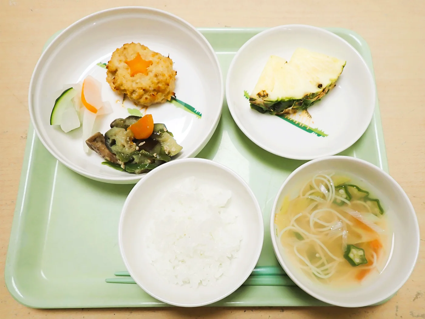 七夕　お星さまハンバーグ、そうめん汁
